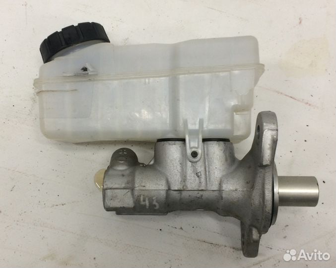 Главный тормозной цилиндр с бачком рено логан 2015