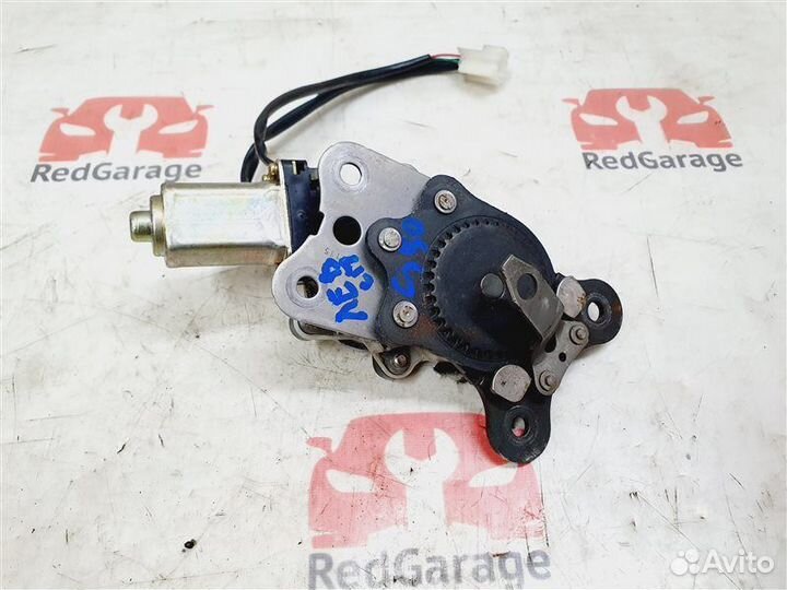 Мотор регулировки сиденья передний левый Infiniti