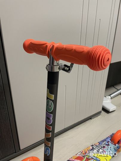 Самокат детский трехколесный новый