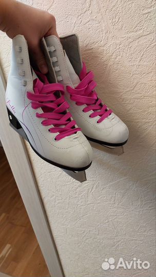 Коньки женские 37- 38 размер