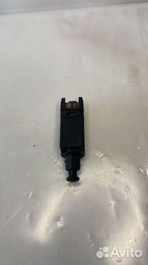 Датчик стоп-сигнала Volkswagen Passat B3 1988