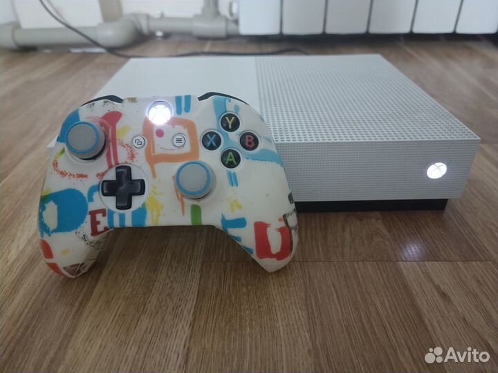 Xbox One s 1tb с играми
