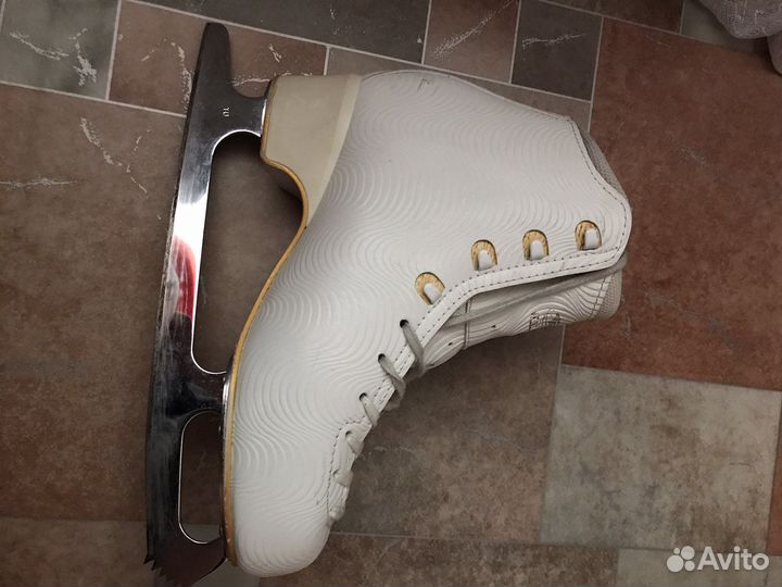 Проффесиональные коньки для фигурного катания