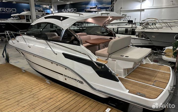 Моторная яхта Grandezza 28 OC в наличии