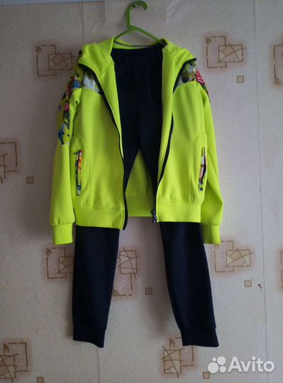 Костюм спортивный