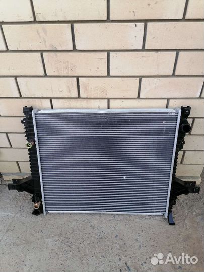 Радиатор охлаждения Volvo XC90 2.5