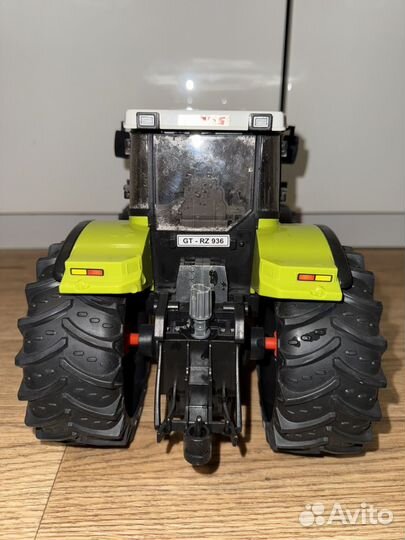 Трактор Bruder