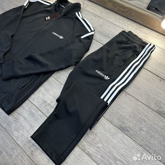 Спортивный костюм Adidas