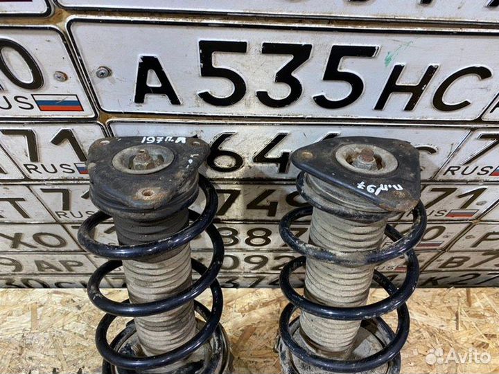 Стойка подвески передняя Ford Focus универсал 1.8