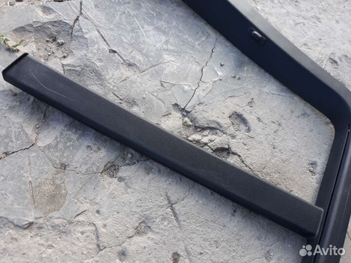 Мерседес Рамка стекла двери задний левый GL-klasse