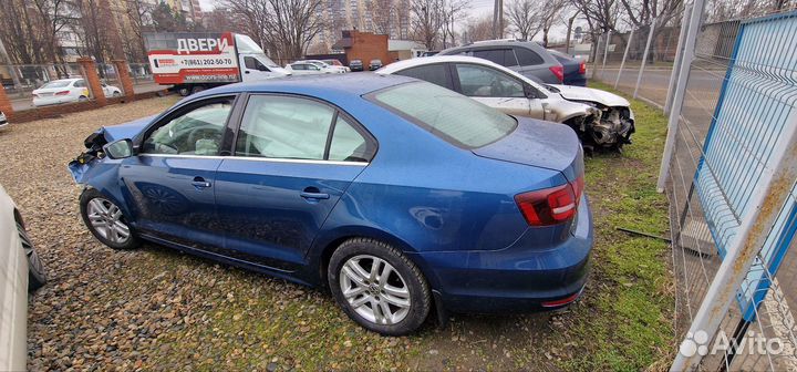 Volkswagen Jetta 1.4 AT, 2017, битый, 100 000 км