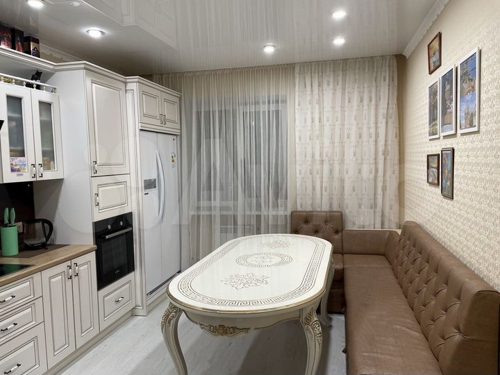 3-к. квартира, 90 м², 6/14 эт.