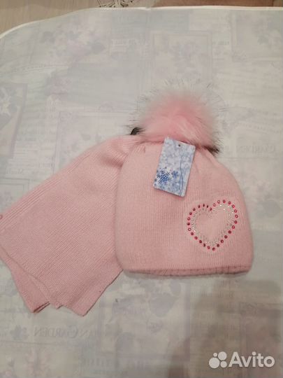 Шапки, варежки, перчатки для девочки. Новые