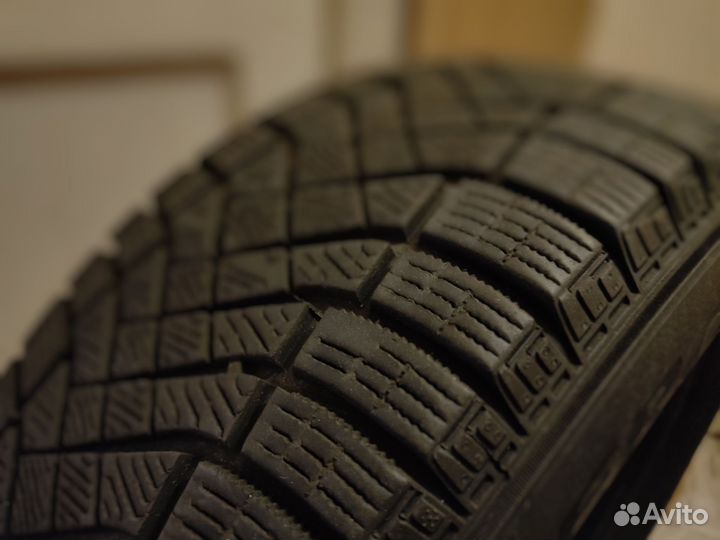 Pirelli Ice Zero FR 215/60 R16 99H