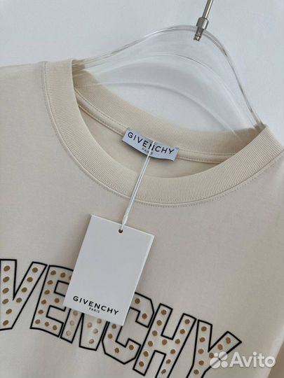 Футболка Givenchy