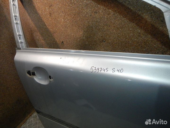 Дверь передняя правая Volvo S40