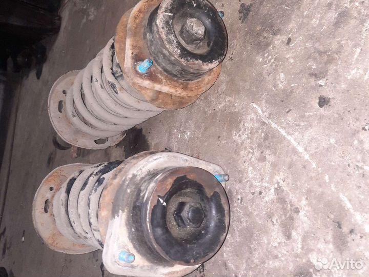 Передняя стойка амортизатора ford escort clx LJF