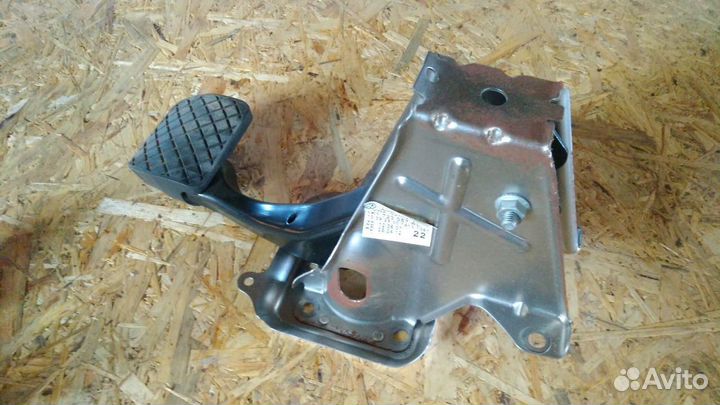 Педаль тормоза Volkswagen Golf 6