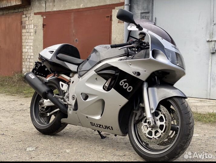 Suzuki gsx-r600 srad