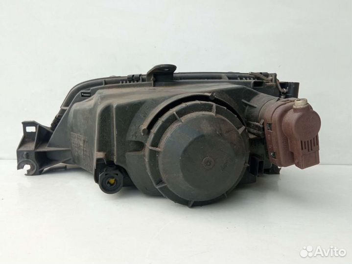 Фара передняя правая Peugeot 306