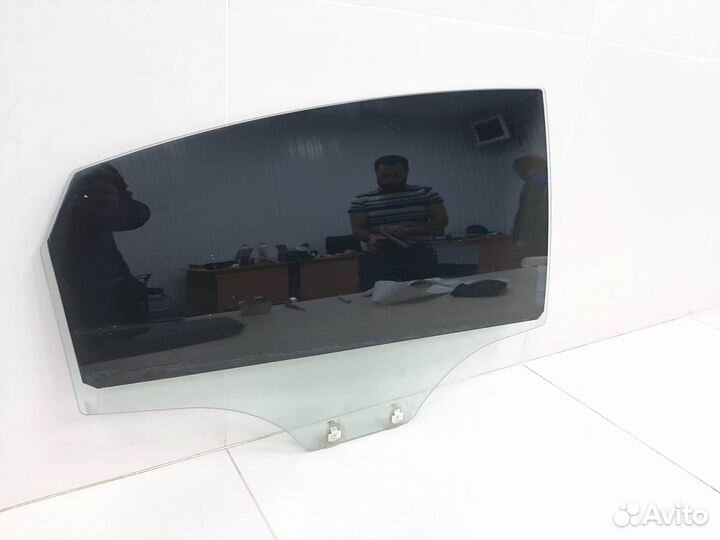 Стекло двери задней правой Kia Rio 3 UB 2011-2017