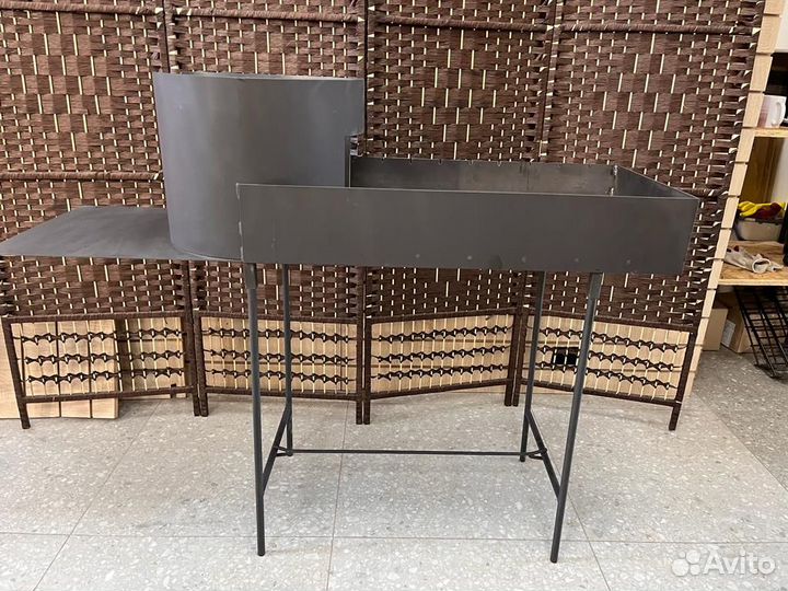 Мангал с подказанником