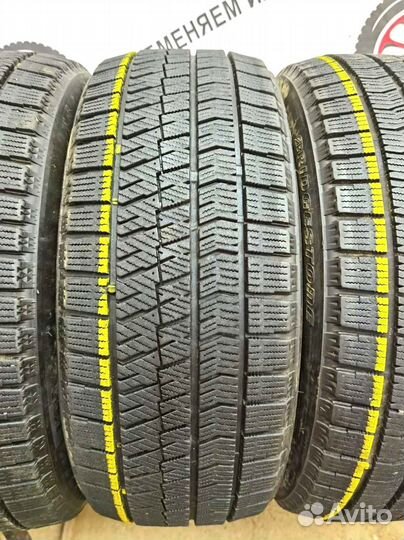 Bridgestone Blizzak VRX 215/45 R17 98Y