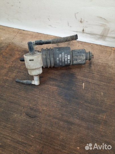 Моторчик стеклоочистителя переднего Skoda Fabia 1