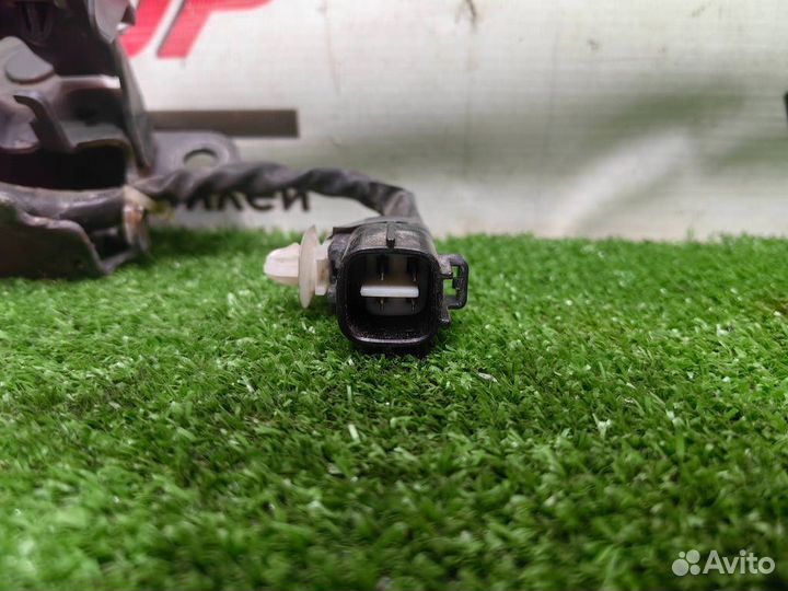 Замок капота Toyota Land Cruiser Prado 2005 TRJ120