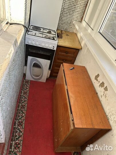 Газовая печка, стол раскладной-бесплатно
