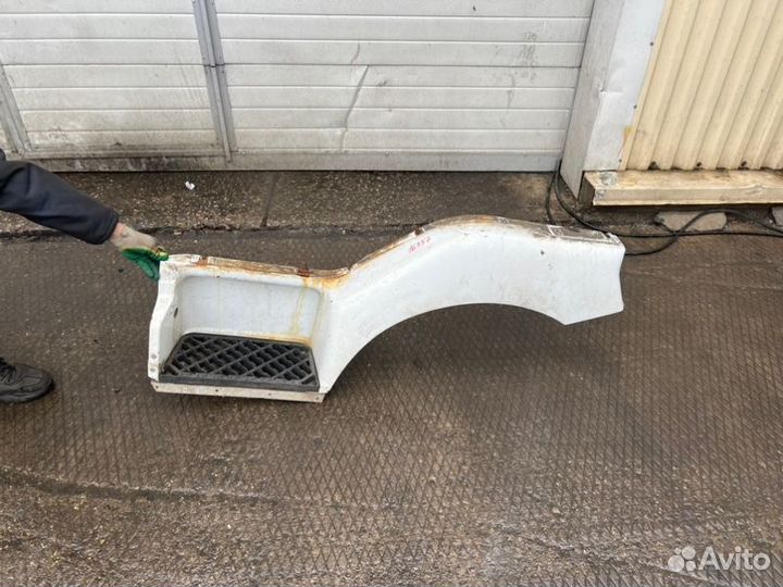 Крыло переднее левое Renault Midlum 2005