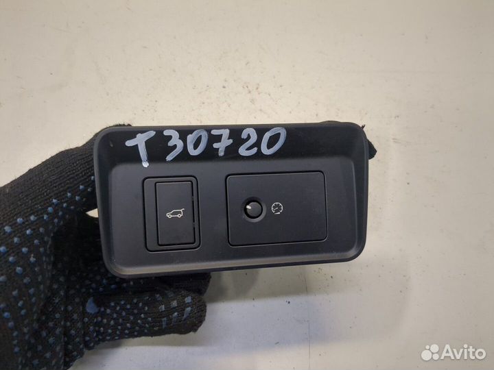 Кнопка багажника Land Rover Range Rover Evoque 201