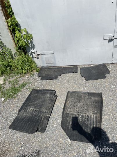 Комплект оригинальных ковриков в салон Kia Rio 4