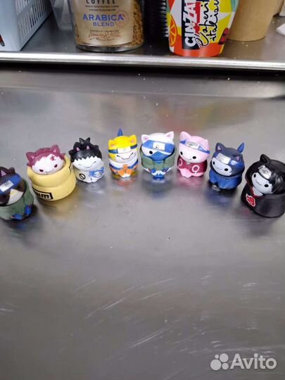 Комиксы, манга, значки, фигурки