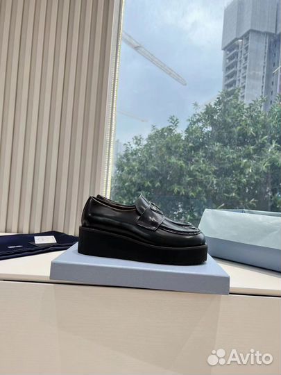 Туфли Prada Brushed Leather Loafers Premium