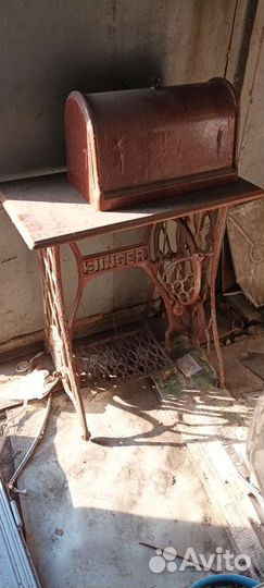 Швейная машинка зингер
