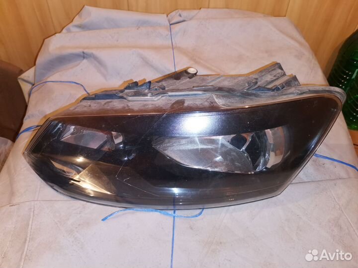 Фара левая Volkswagen Polo Sedan