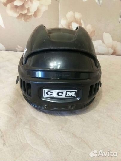 Хоккейный шлем