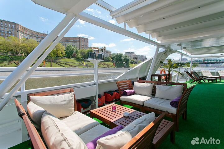 Аренда яхты Пальма Де Сочи для банкета и фуршета