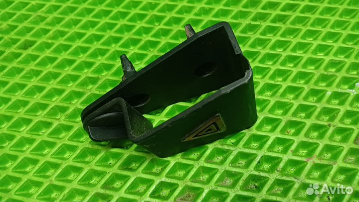 Крепление треугольника форд мондео 3