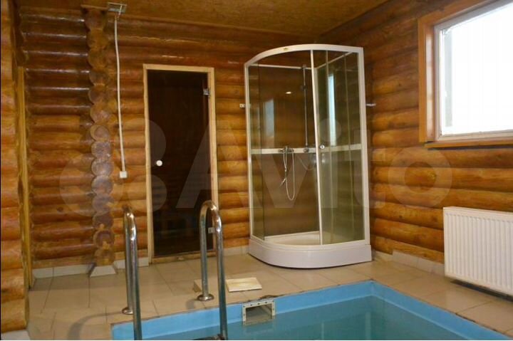 Коттедж 700 м² на участке 20 сот.