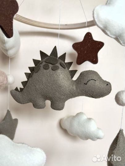 Мобиль в кроватку из фетра