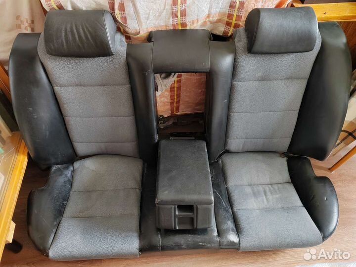 Задний диван е34