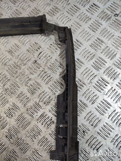 Б/У Воздуховод радиатора верхний Mercedes#001