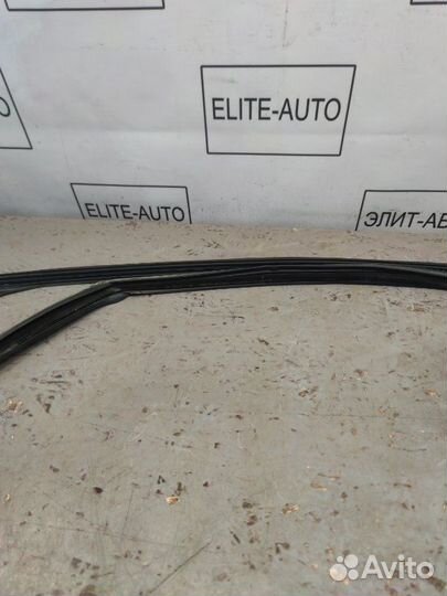 Бархотка уплотнитель стекла передняя левая Bmw 5