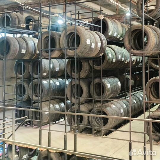 Michelin Agilis X-Ice North 215/70 R15C R