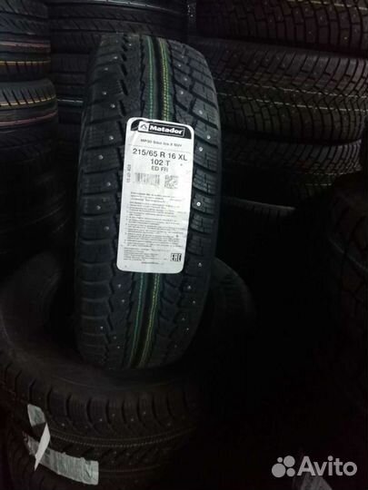 Michelin X-Ice North 4 215/65 R16