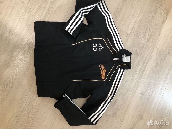 Спортивная куртка adidas 140