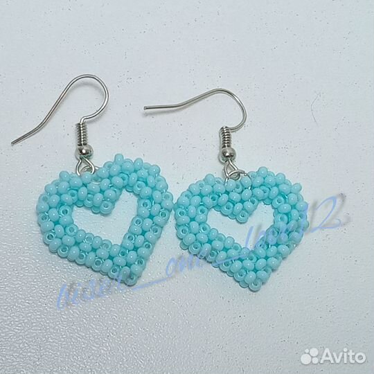 Серьги из бисера ввиде сердец