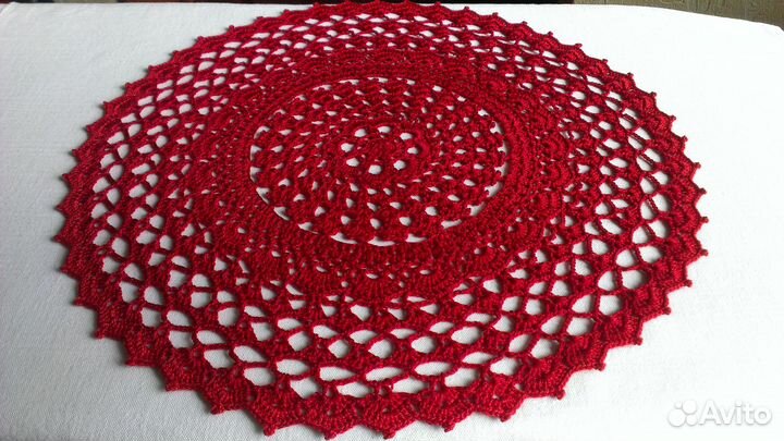 Ажурная салфетка крючком ручной работы